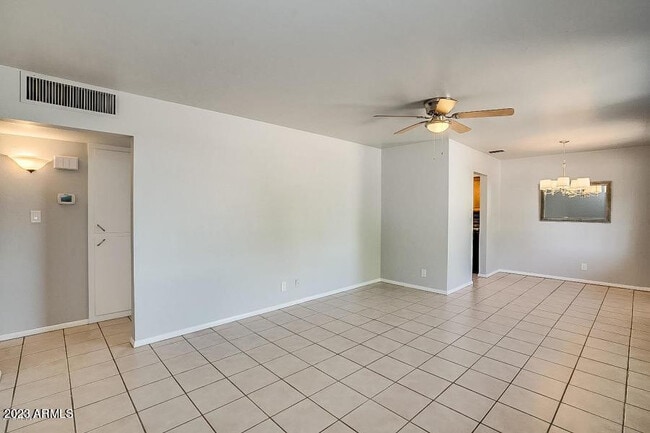 Photo - 543 W 19th St