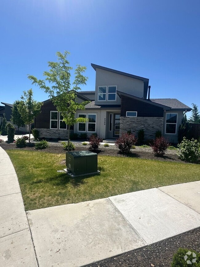 Building Photo - Riverstone: Gated Community, Pond Access i... Rental
