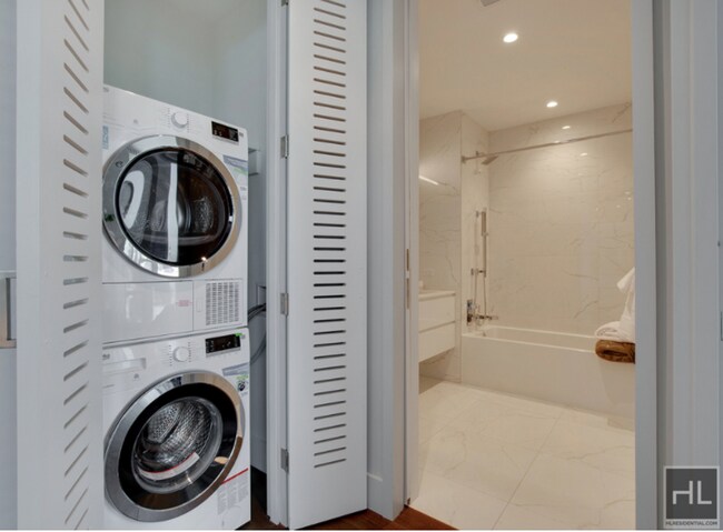 Photo - East 44th Street Unidad 25H