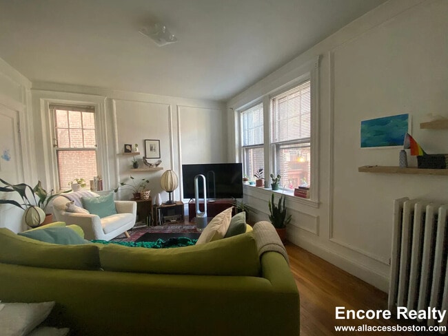 Photo - 1292 Beacon St Unit #3
