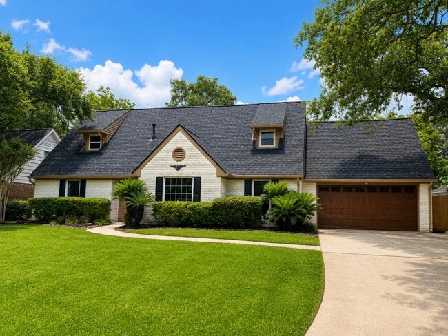 Building Photo - 1207 Shorewood Dr