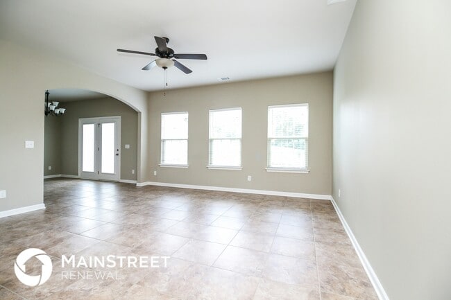 Photo - 160 Lyndhurst Dr