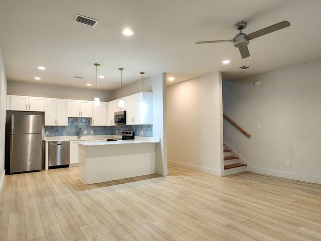 Photo - Gulf Shores 2/2.5 cottage available now