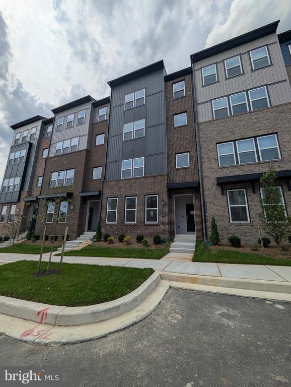Photo - 9985 -B Justify Run Townhome