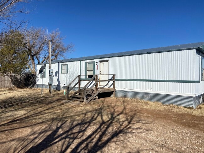 Building Photo - 2000 Redwine Ave