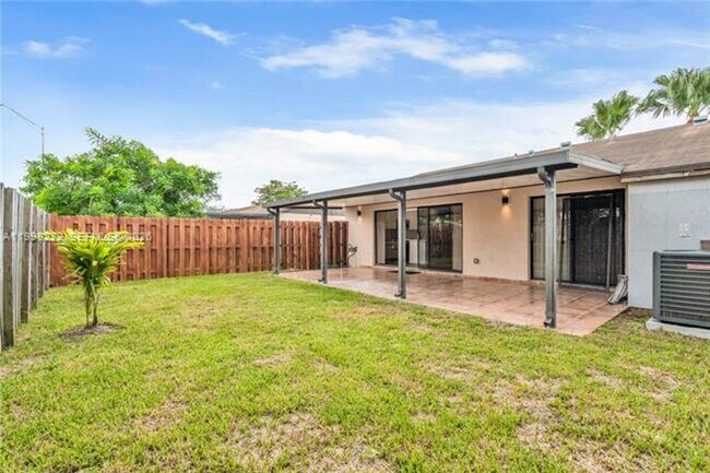 Photo - 4736 SW 136th Pl