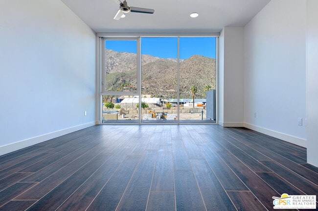 Photo - 175 N Palm Canyon Dr Unidad 206