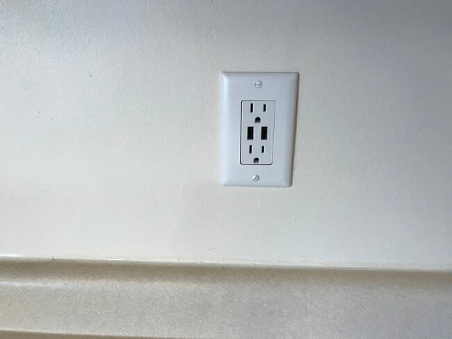 Photo - 351 Chicago Rd Unit 7