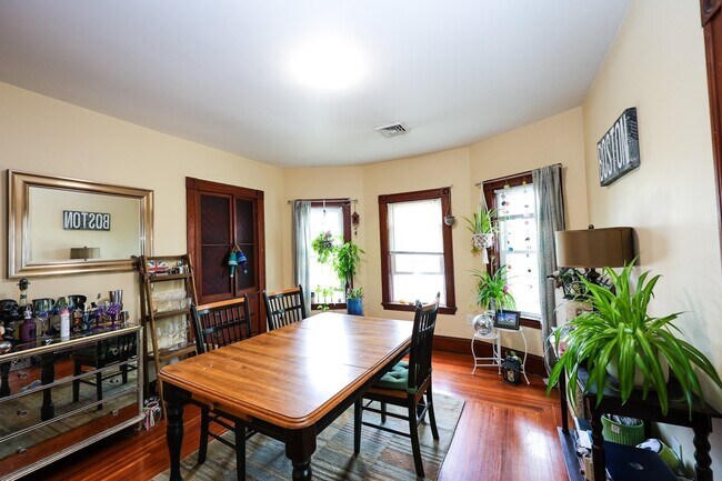 Photo - 63 Payne St Apartments Unit 2