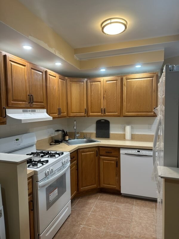 kitchen - 3707 Nautilus Ave