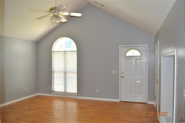 Photo - 114 Linda Kay Ct