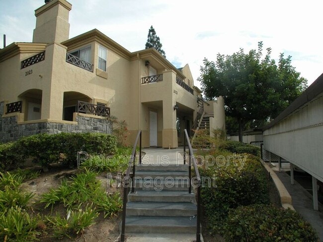 Building Photo - 2023 Lakeridge Cir Unit #203 Rental
