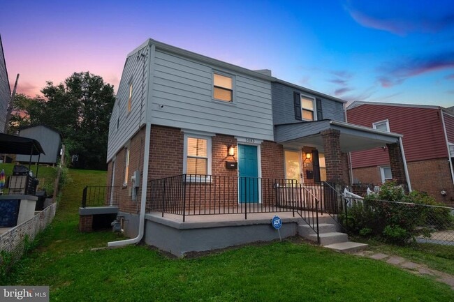 Photo - 5083 Just St NE