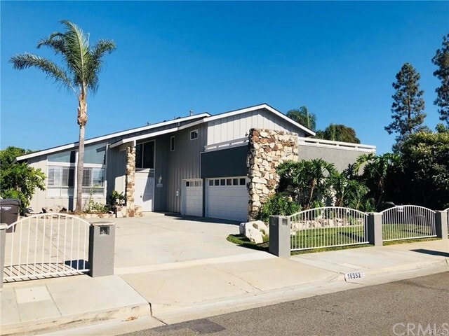 Photo - 16352 Whittier Ln