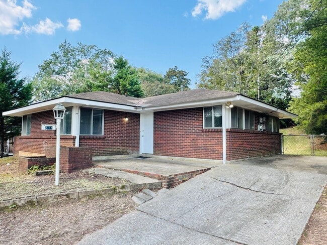 Photo - Hello Sunny 3 Bedroom / 1 Bathroom in Mont...