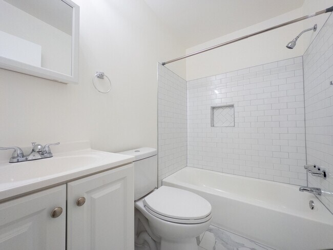 Photo - Woodland Manor Apartments