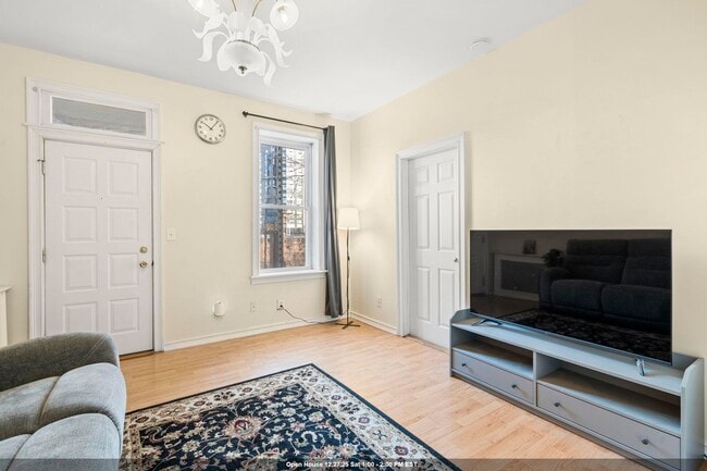 Building Photo - 282 Magnolia Ave Unit 2