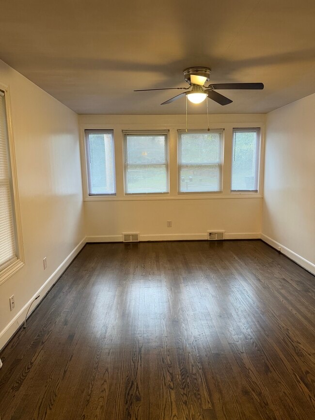 Building Photo - 705 Chandler Ave Unit A