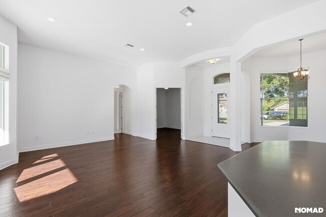 Photo - 6109 Spinnaker Loop