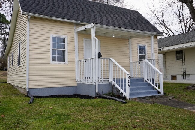 Photo - 405 W Main St