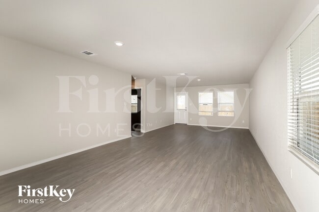 10610 Varmus Dr