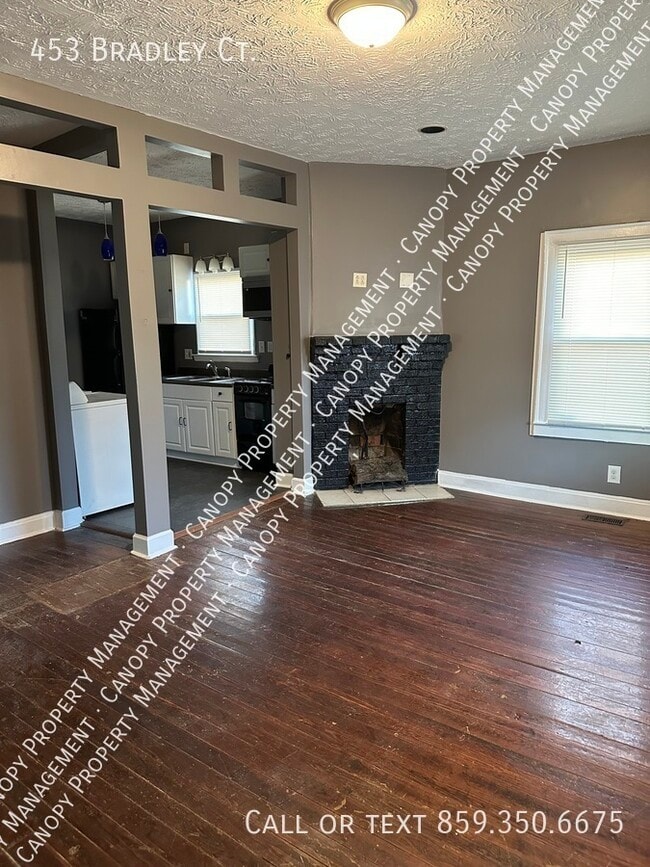 Photo - 453 Bradley Ct