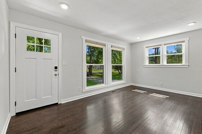 Photo - 800 Oak St