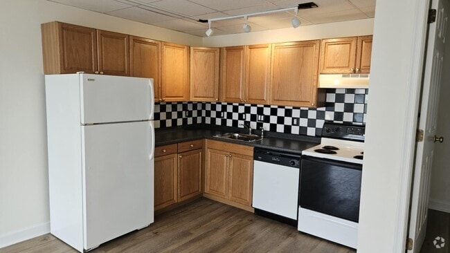 Building Photo - 512 Pine St Rental
