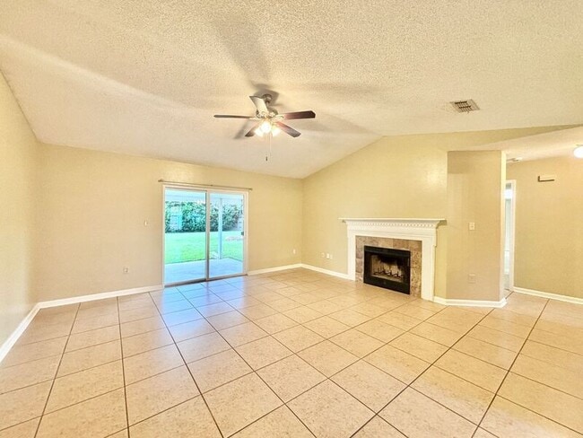 Photo - 1437 Little Creek Dr
