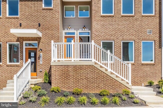 Building Photo - 1631 Blacksmith Wy