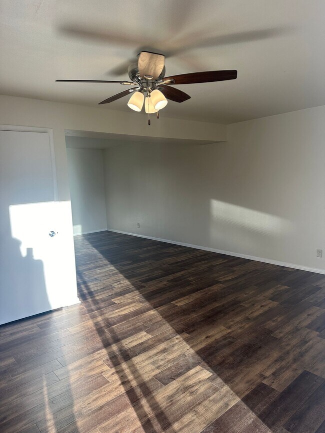 Photo - 4409-4415 Eastridge Drive