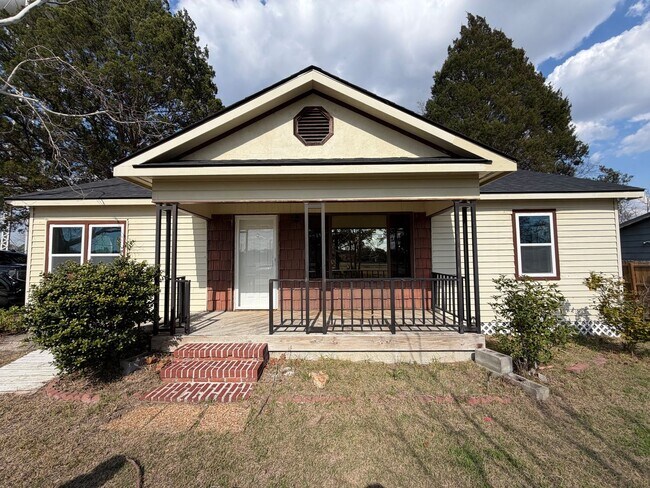Photo - 3 Bed/1 Bath Home