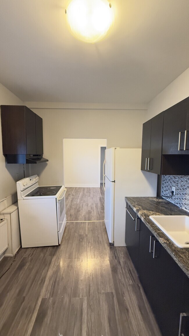 Photo - 292 Welland Ave Unité 2