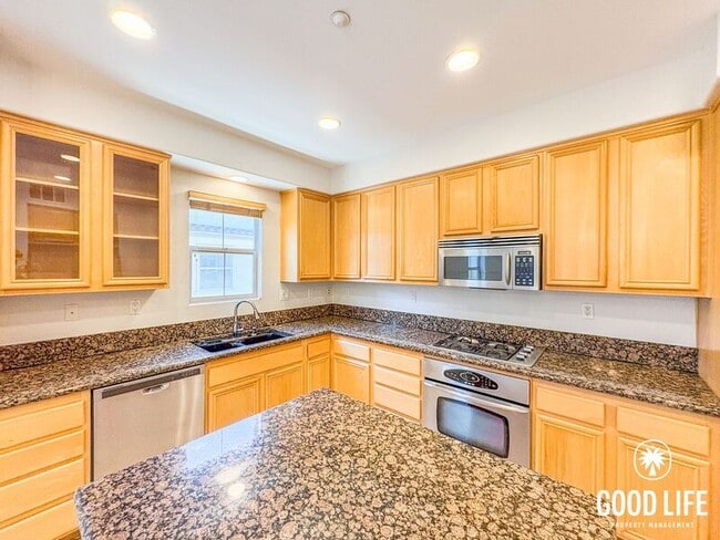 Photo - 372 Plateau Ave