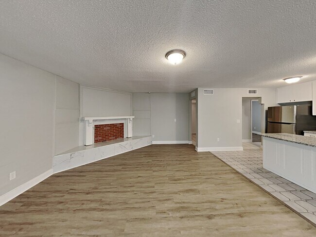 Photo - 7215 Sharbeth Dr S