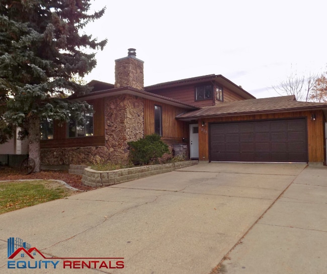 Photo - 9813-9875 75 Ave