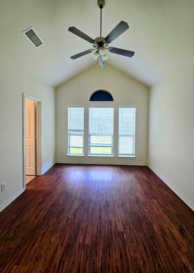 Photo - 2113 Woodhaven Dr