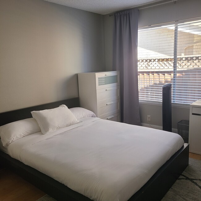 Photo - 460 Century Cross Ct Unit Room 2