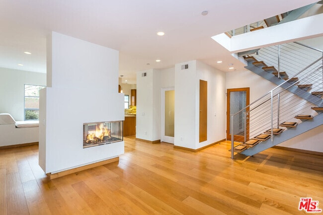 Building Photo - 126 Pacific St Rental