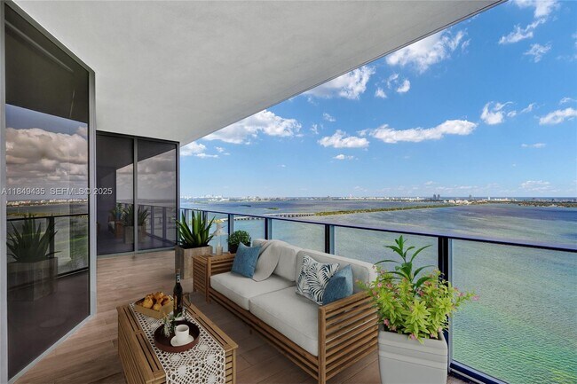 Photo - 700 NE 24th St Unit 4005