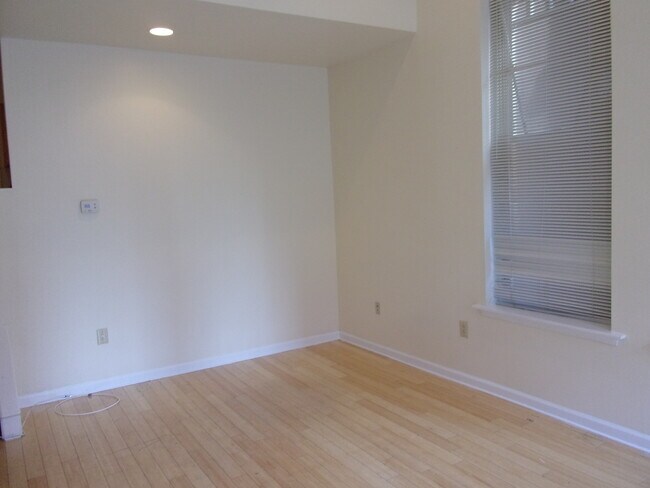Photo - 1521 N 17th St Unit 1