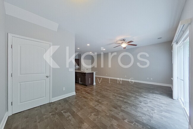 Photo - 407 Ferguson Ln