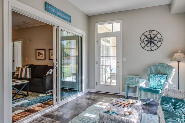 Building Photo - FURNISHED CONDO - LEWES