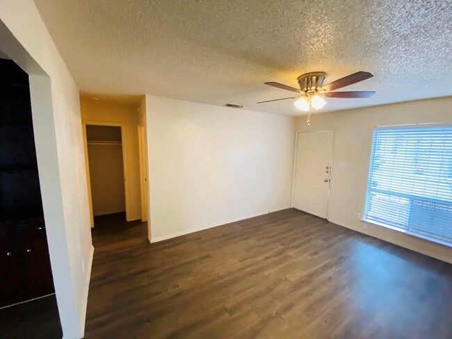 1710 Ledgewood Dr