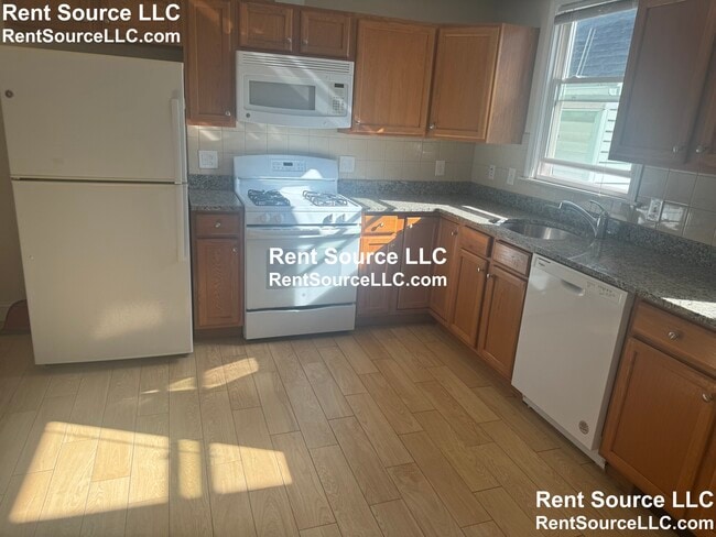 Photo - 1096 Cambridge St