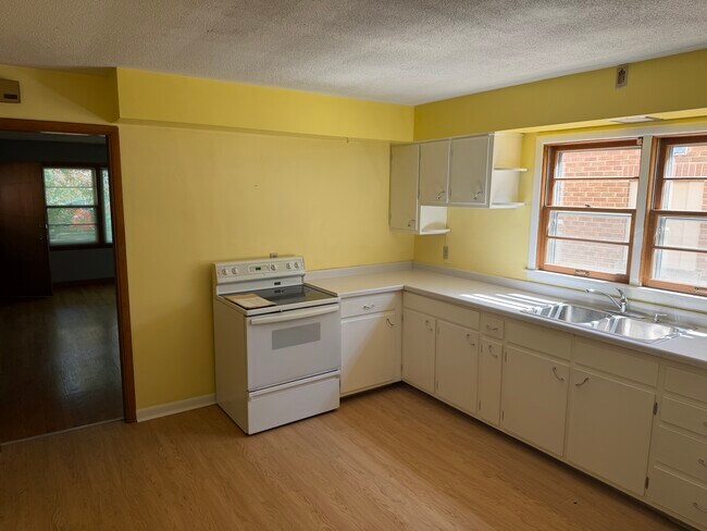 Photo - 2138 E Johnson St Unit 1