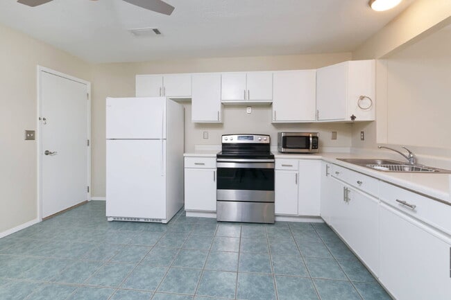 Photo - Bright, shiny, and updated compact home ne...