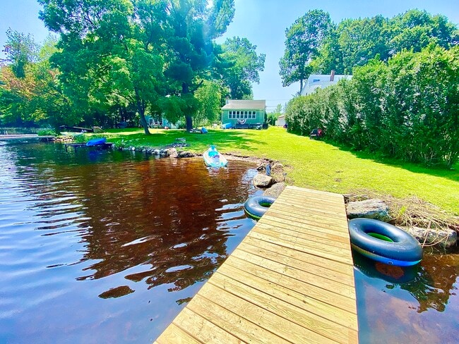 83 Burncoat Ln