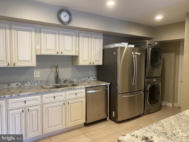 Photo - 33 Stonehenge Cir
