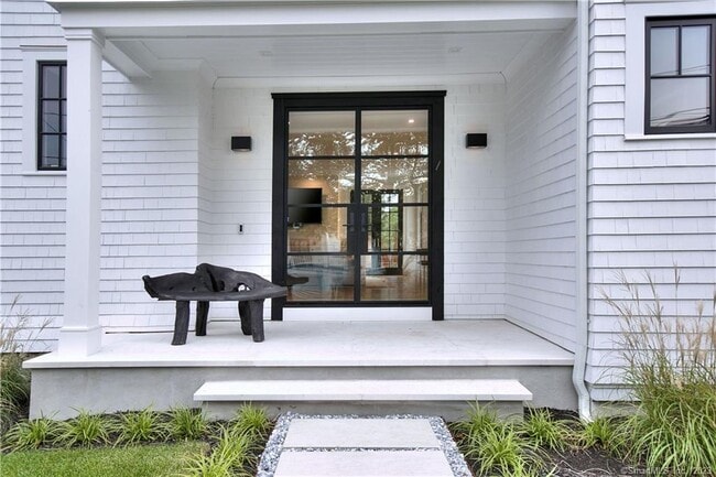 Photo - 18 Danbury Ave